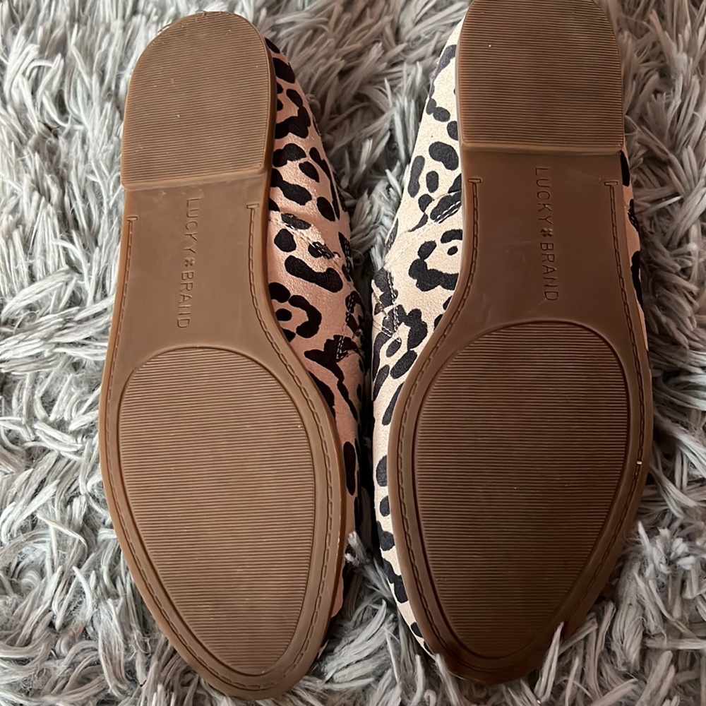 Cloeey Suede Leather Leopard Print Flats - Picture 7 of 7